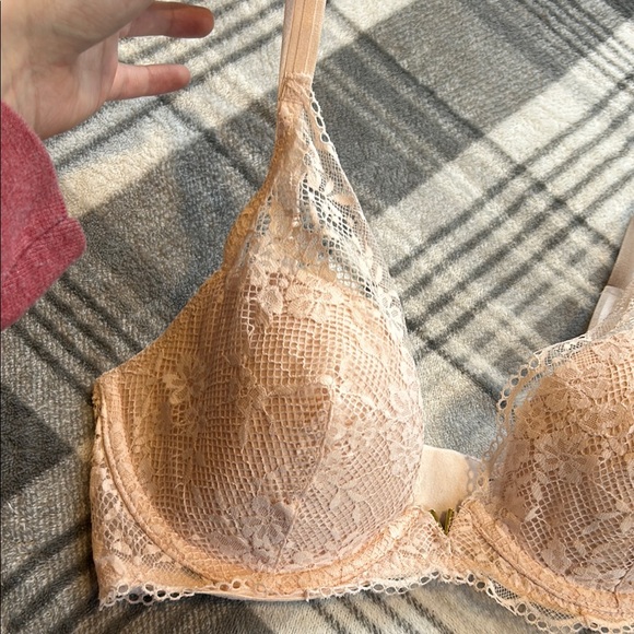 Light Pink Lace Underwire Bra with Molded Cups - Picture 3 of 6